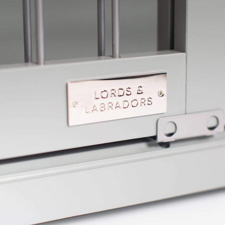 Dřevěná psí klec s posuvnými dveřmi