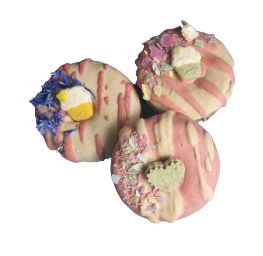 Psí donut s toppingem – stylová dobrota pro vašeho mazlíčka