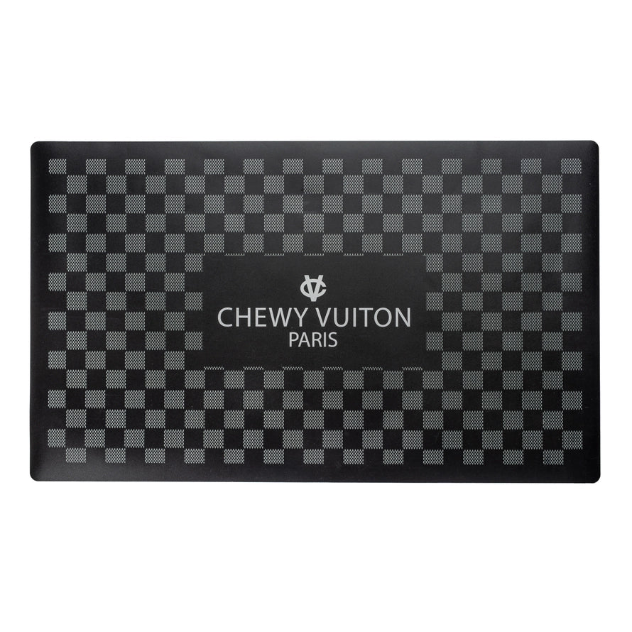 Chewy Vuiton podložka pod misku – černý kostičkovaný vzor