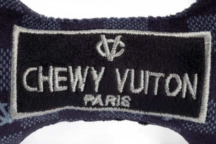 Designová plyšová kost Chewy Vuiton – černý vzor, pískací